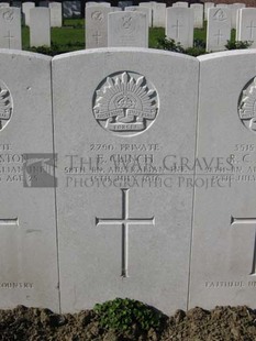 RUE-PETILLON MILITARY CEMETERY, FLEURBAIX - CLINCH, E