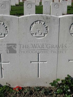 RUE-PETILLON MILITARY CEMETERY, FLEURBAIX - COLLIER, P