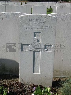 RUE-PETILLON MILITARY CEMETERY, FLEURBAIX - COWEN, P