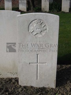 RUE-PETILLON MILITARY CEMETERY, FLEURBAIX - CROXTON, T