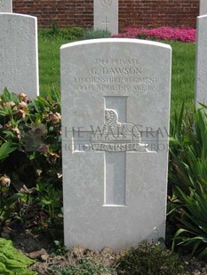 RUE-PETILLON MILITARY CEMETERY, FLEURBAIX - DAWSON, GEORGE