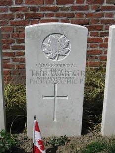 RUE-PETILLON MILITARY CEMETERY, FLEURBAIX - DIVALL, R T