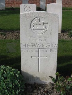 RUE-PETILLON MILITARY CEMETERY, FLEURBAIX - DIXON, T