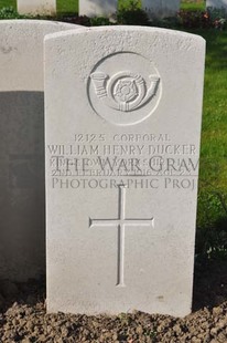 RUE-PETILLON MILITARY CEMETERY, FLEURBAIX - DUCKER, WILLIAM HENRY