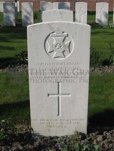 RUE-PETILLON MILITARY CEMETERY, FLEURBAIX - DUNFORD, J G