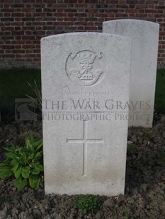 RUE-PETILLON MILITARY CEMETERY, FLEURBAIX - EADES, FREDERICK