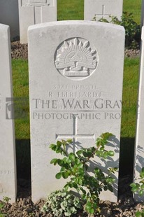 RUE-PETILLON MILITARY CEMETERY, FLEURBAIX - EBERHARDT, RUDOLPH