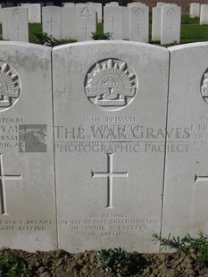 RUE-PETILLON MILITARY CEMETERY, FLEURBAIX - EVERETT, GEOFFREY JAMES