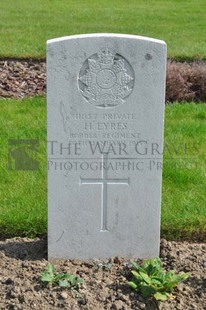 RUE-PETILLON MILITARY CEMETERY, FLEURBAIX - EYRES, H