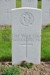 RUE-PETILLON MILITARY CEMETERY, FLEURBAIX - FENWICK, ALLAN MILLS