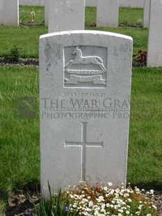 RUE-PETILLON MILITARY CEMETERY, FLEURBAIX - FIRTH, C