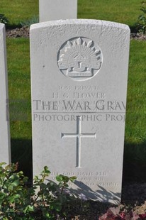 RUE-PETILLON MILITARY CEMETERY, FLEURBAIX - FLOWER, HERBERT GEORGE
