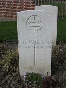 RUE-PETILLON MILITARY CEMETERY, FLEURBAIX - FORD, A L