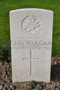 RUE-PETILLON MILITARY CEMETERY, FLEURBAIX - FREEMAN, A