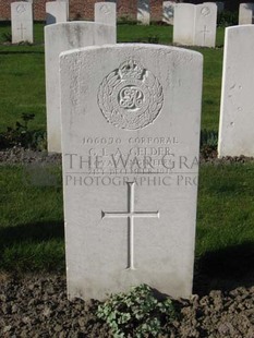 RUE-PETILLON MILITARY CEMETERY, FLEURBAIX - GELDER, G L A