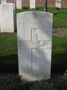 RUE-PETILLON MILITARY CEMETERY, FLEURBAIX - GEORGE, T