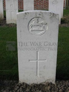 RUE-PETILLON MILITARY CEMETERY, FLEURBAIX - GILMOUR, J