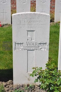 RUE-PETILLON MILITARY CEMETERY, FLEURBAIX - GOODWIN, F J