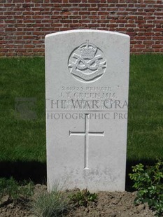 RUE-PETILLON MILITARY CEMETERY, FLEURBAIX - GREEN, J T