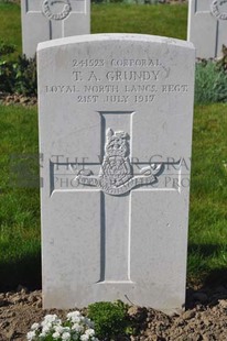 RUE-PETILLON MILITARY CEMETERY, FLEURBAIX - GRUNDY, T A