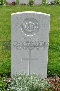 RUE-PETILLON MILITARY CEMETERY, FLEURBAIX - HARDY, FRANK ARNOLD