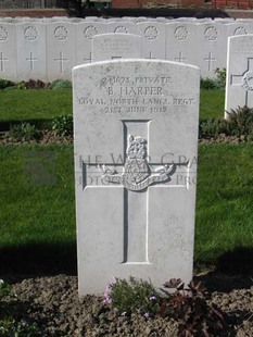 RUE-PETILLON MILITARY CEMETERY, FLEURBAIX - HARPER, B