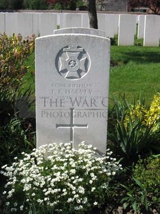 RUE-PETILLON MILITARY CEMETERY, FLEURBAIX - HARVEY, FREDERICK ERNEST