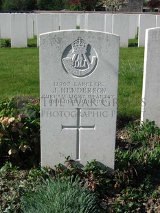 RUE-PETILLON MILITARY CEMETERY, FLEURBAIX - HENDERSON, J