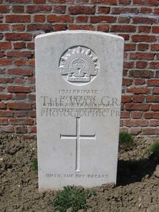RUE-PETILLON MILITARY CEMETERY, FLEURBAIX - HENRY, WALTER