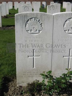 RUE-PETILLON MILITARY CEMETERY, FLEURBAIX - HEWITT, RUPERT