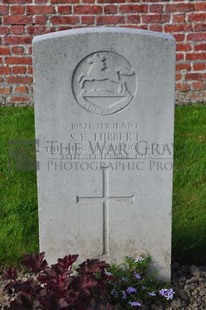 RUE-PETILLON MILITARY CEMETERY, FLEURBAIX - HIBBERT, S E