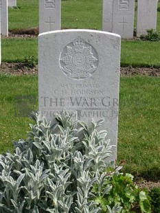 RUE-PETILLON MILITARY CEMETERY, FLEURBAIX - HODGSON, C H
