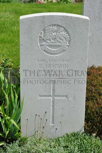 RUE-PETILLON MILITARY CEMETERY, FLEURBAIX - HOPSON, E