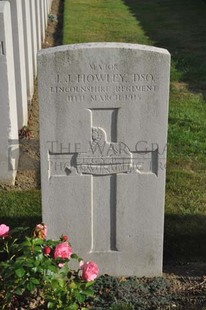 RUE-PETILLON MILITARY CEMETERY, FLEURBAIX - HOWLEY, JASPER JOSEPH