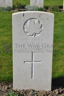 RUE-PETILLON MILITARY CEMETERY, FLEURBAIX - HUNTER, A