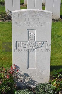 RUE-PETILLON MILITARY CEMETERY, FLEURBAIX - HURST, J