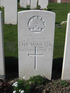 RUE-PETILLON MILITARY CEMETERY, FLEURBAIX - JOHNSON, ARCHIBALD