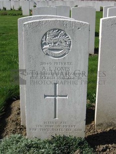 RUE-PETILLON MILITARY CEMETERY, FLEURBAIX - JONES, ARTHUR INKERMAN