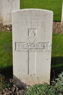 RUE-PETILLON MILITARY CEMETERY, FLEURBAIX - JONES, JOHN