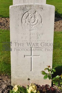RUE-PETILLON MILITARY CEMETERY, FLEURBAIX - JONES, RICHARD PERCIVAL
