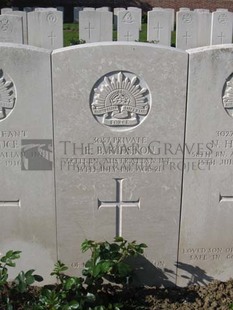RUE-PETILLON MILITARY CEMETERY, FLEURBAIX - KIDSTON, EWEN BURNS