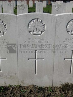 RUE-PETILLON MILITARY CEMETERY, FLEURBAIX - KNIGHT, ALFRED RONALD YORKE
