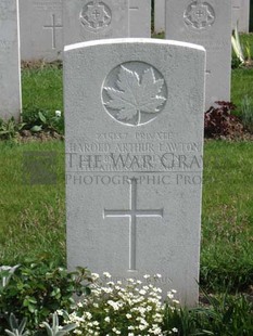 RUE-PETILLON MILITARY CEMETERY, FLEURBAIX - LAWTON, HAROLD ARTHUR