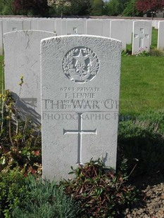 RUE-PETILLON MILITARY CEMETERY, FLEURBAIX - LENNIE, F