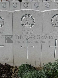 RUE-PETILLON MILITARY CEMETERY, FLEURBAIX - LIDDLE, R