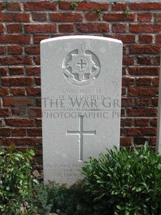 RUE-PETILLON MILITARY CEMETERY, FLEURBAIX - LINFIELD, H F