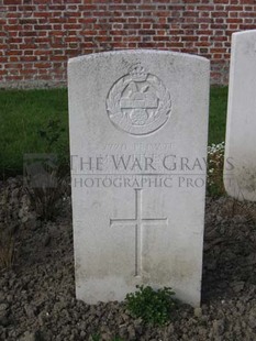 RUE-PETILLON MILITARY CEMETERY, FLEURBAIX - LIVESEY, M H
