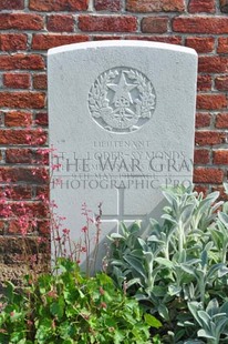 RUE-PETILLON MILITARY CEMETERY, FLEURBAIX - LODER-SYMONDS, THOMAS LENTHALL