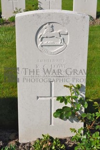 RUE-PETILLON MILITARY CEMETERY, FLEURBAIX - LOWE, RONALD CHARLES