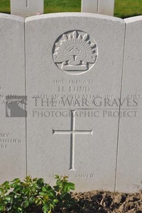 RUE-PETILLON MILITARY CEMETERY, FLEURBAIX - LUND, HORACE